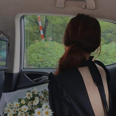 赤裸女羔羊封面